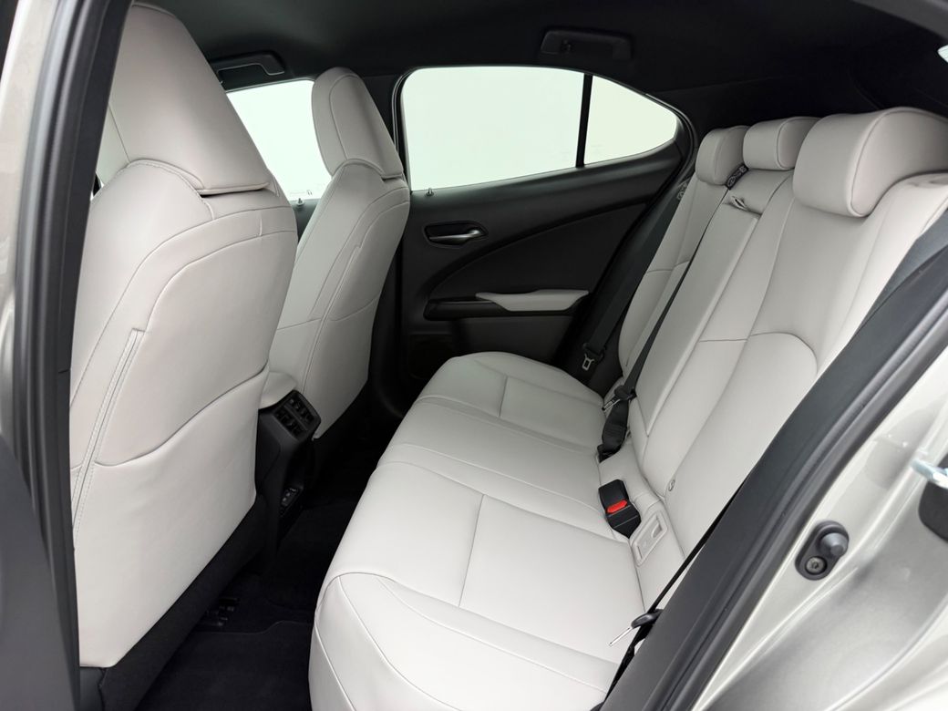2026 Lexus UX 300e