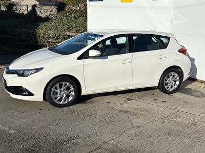 2016 Toyota Auris