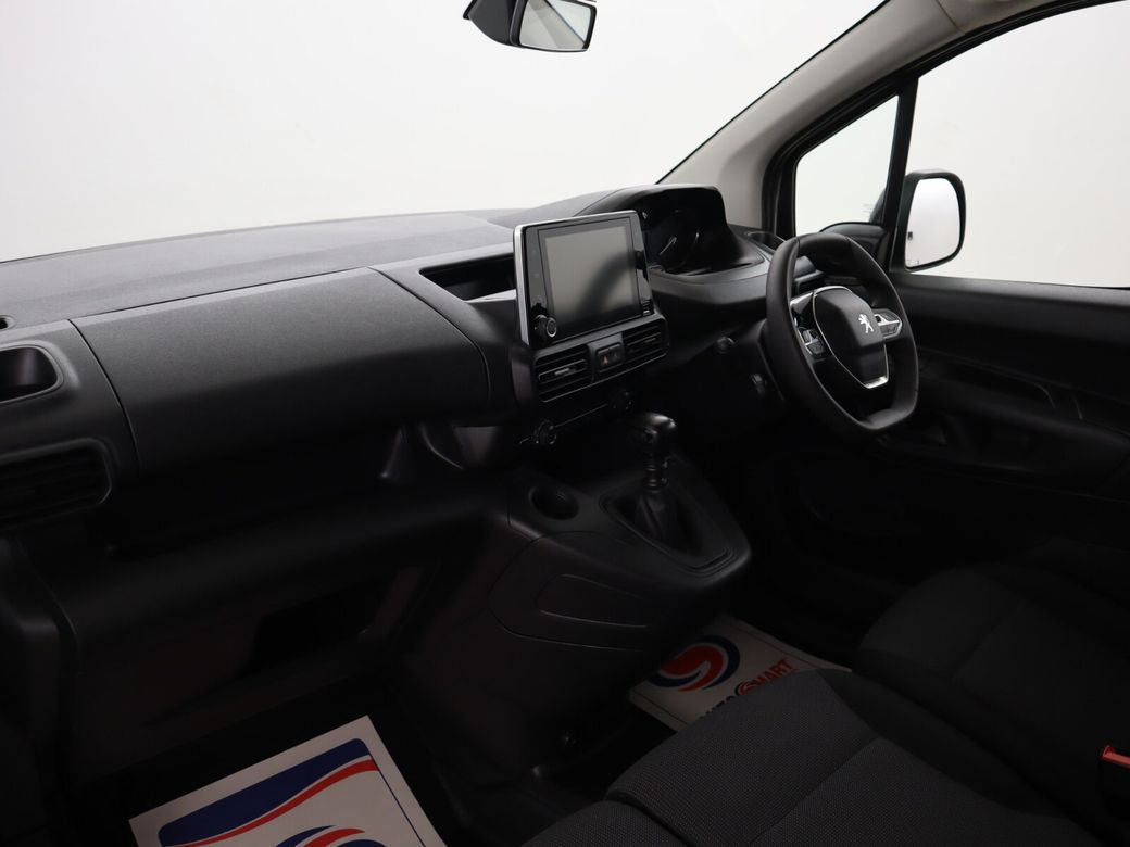 2022 Peugeot Partner