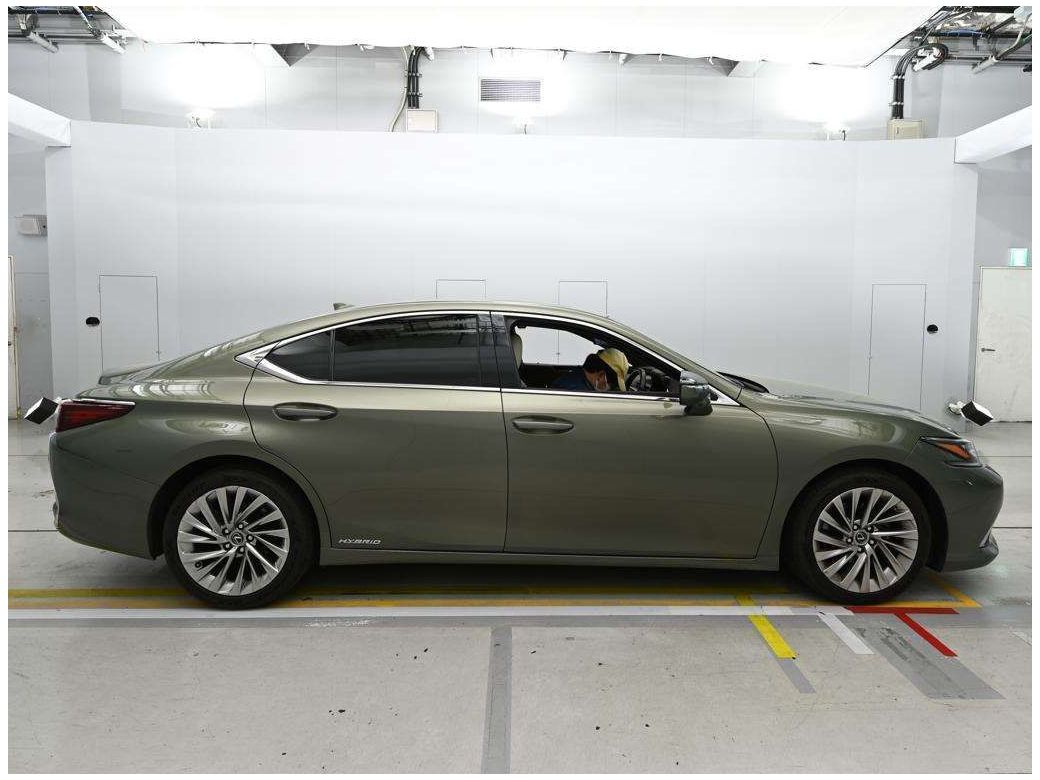 2021 Lexus ES 300h