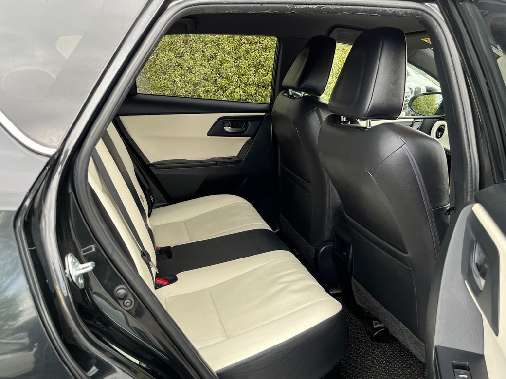 2016 Toyota Auris