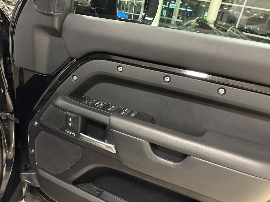 2025 Land Rover Defender