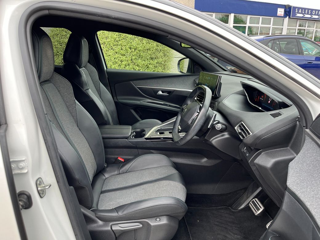 2023 Peugeot 5008
