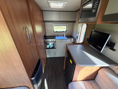 2019 ÀUTOTRAIL T-615 R.H.D MANUAL