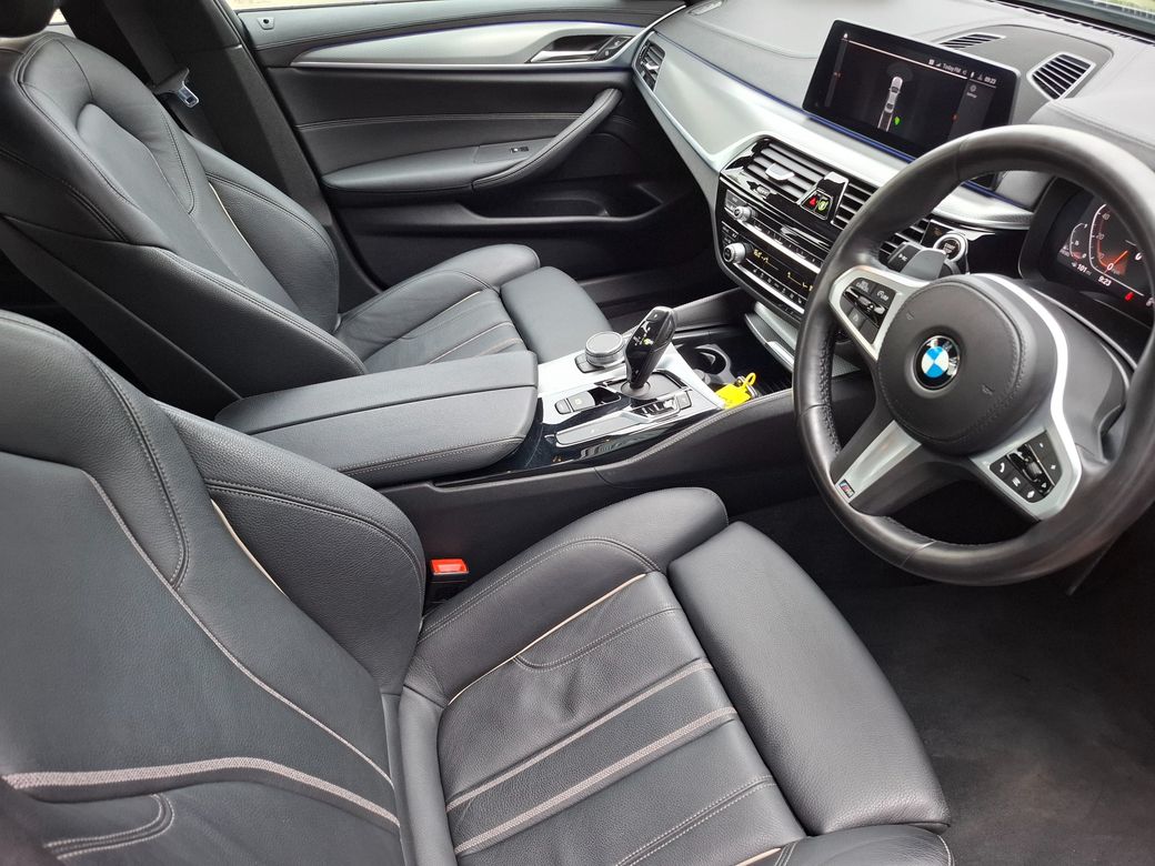 2020 BMW 520