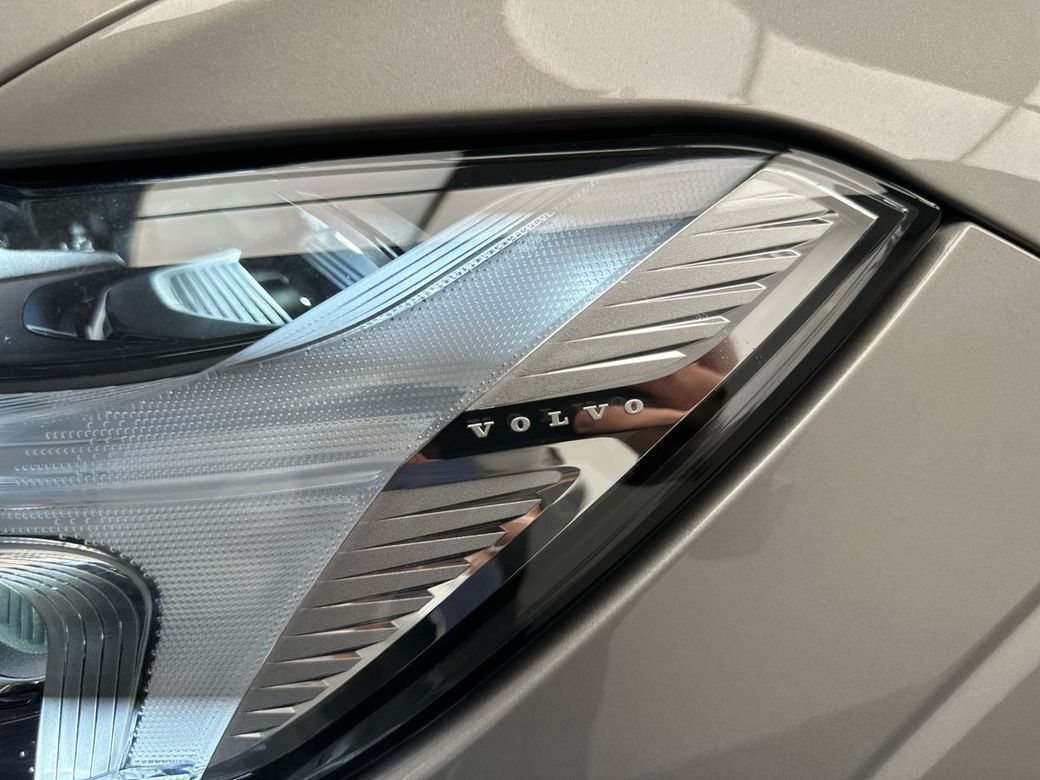 2025 Volvo XC60