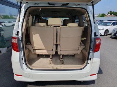 2013 Toyota Alphard