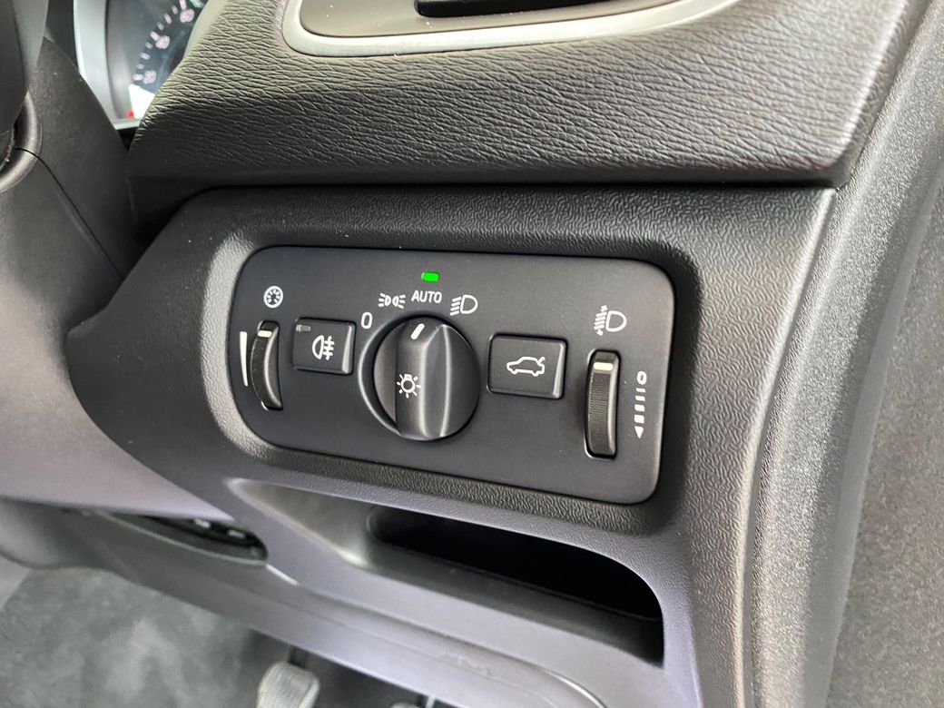 2015 Volvo V40