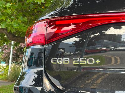 2025 Mercedes-Benz EQB