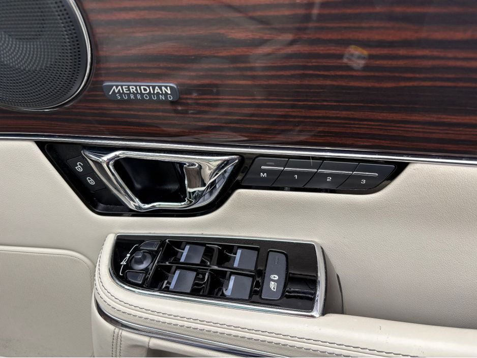 2017 Jaguar XJ