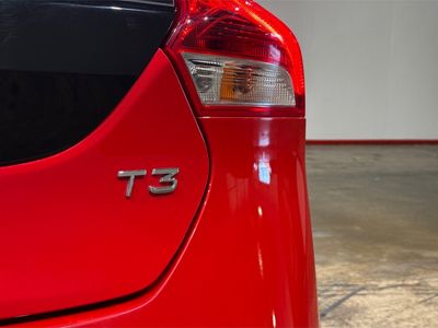 2019 Volvo V40