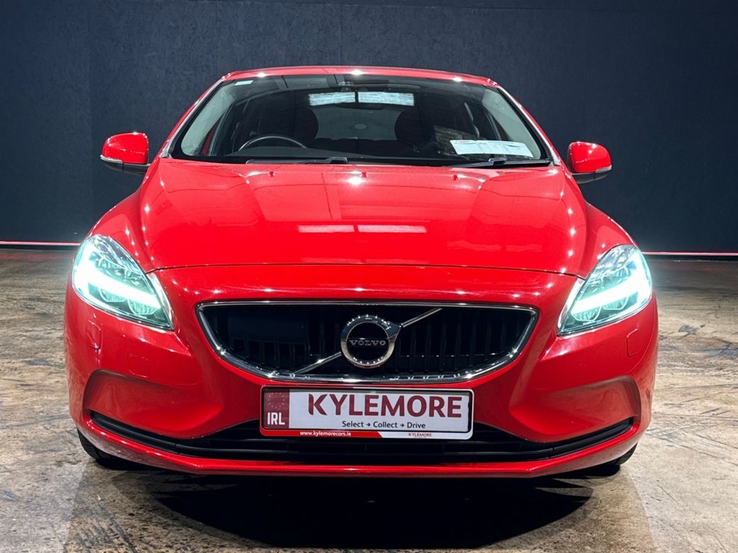 2020 Volvo V40