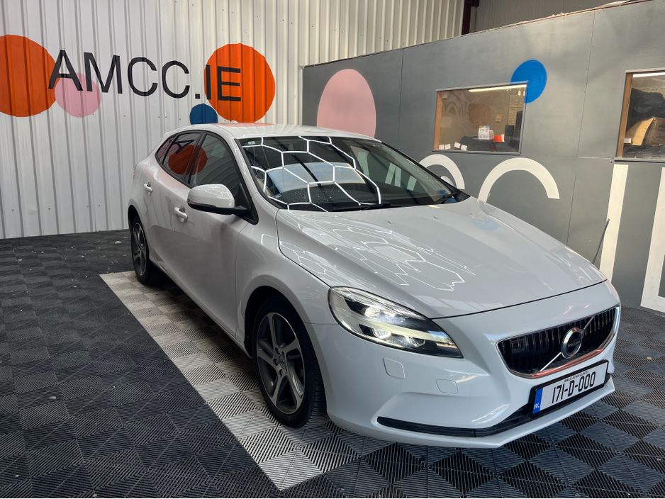 2017 Volvo V40
