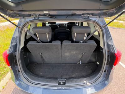 2016 Kia Carens