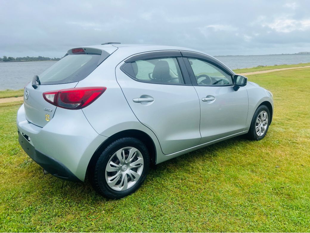 2017 Mazda Demio