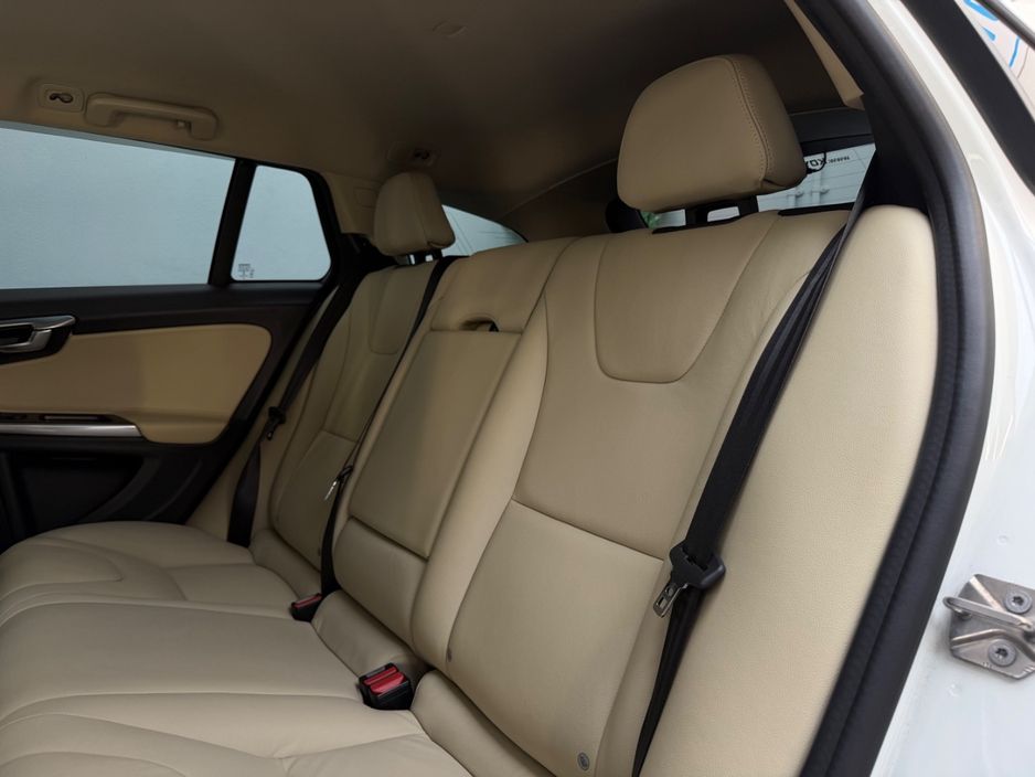 2017 Volvo V60 Cross Country