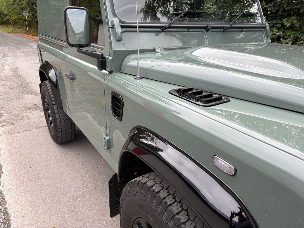 2015 Land Rover Defender 90