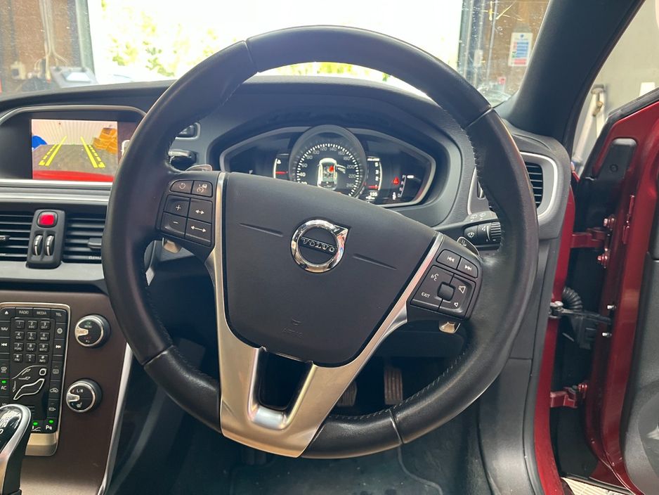 2017 Volvo V40