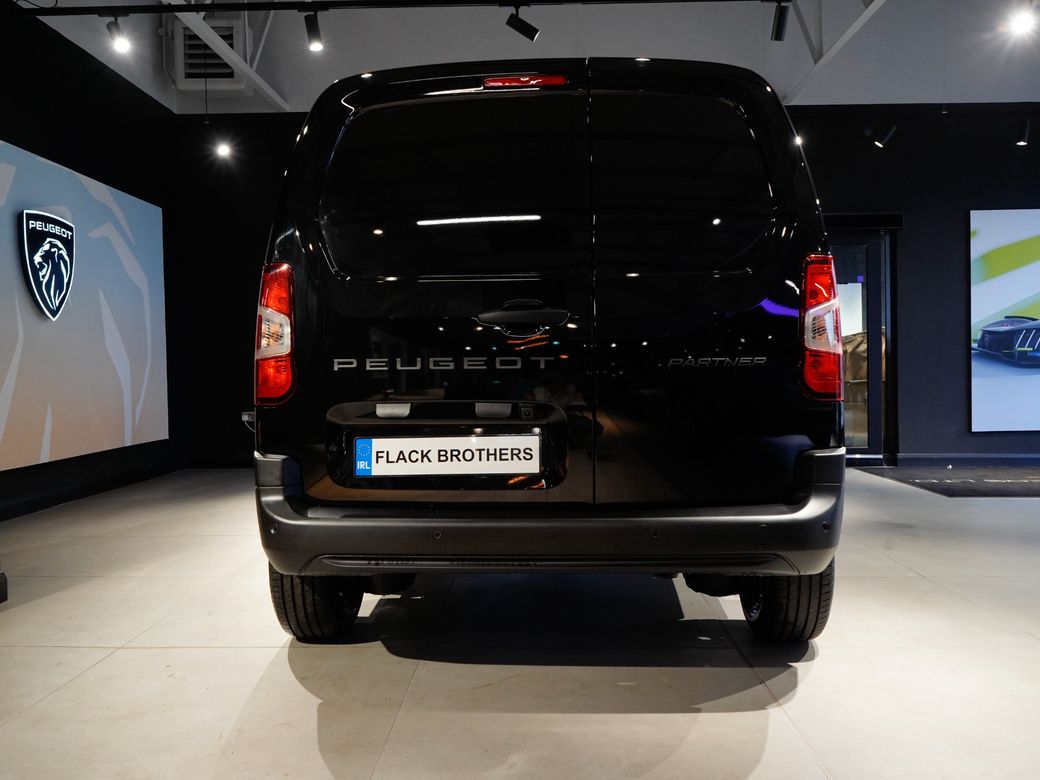 2025 Peugeot Partner