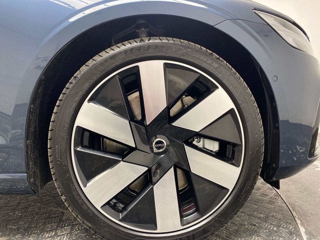 2025 Volvo V60