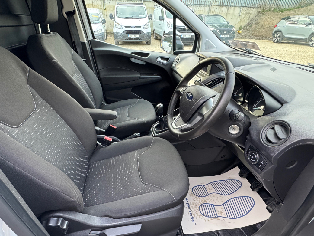 2023 Ford Transit Courier