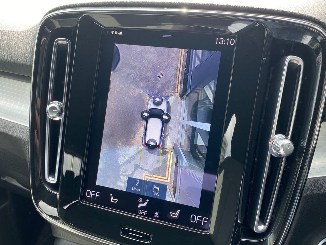 2023 Volvo XC40