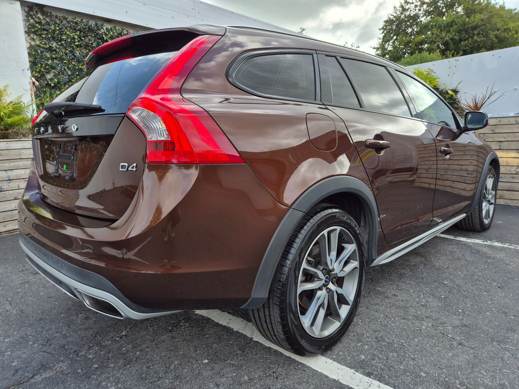 2017 Volvo V60 Cross Country