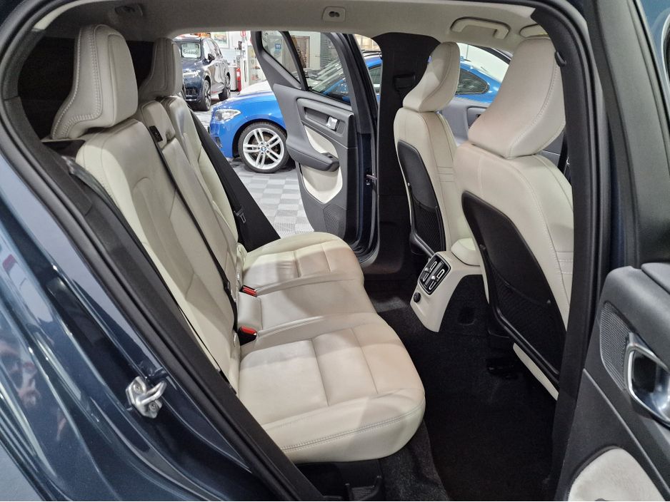 2021 Volvo XC40