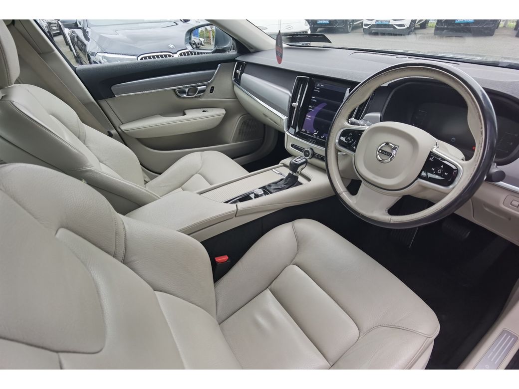 2017 Volvo S90