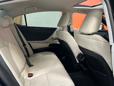 2024 Lexus ES 300h