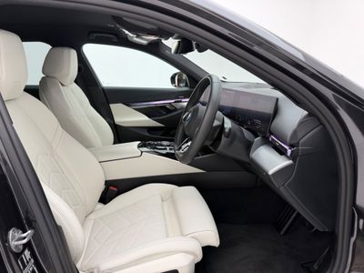 2024 BMW i5