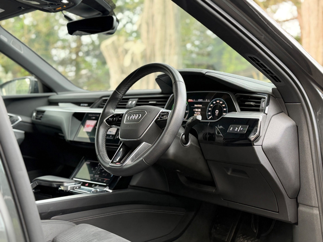 2022 Audi e-tron