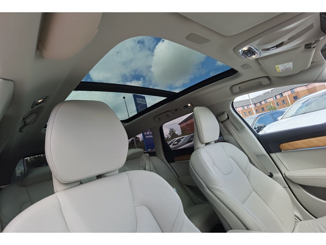 2021 Volvo V90