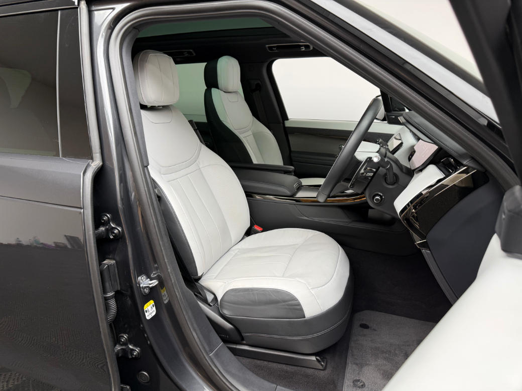 2025 Land Rover Range Rover Sport