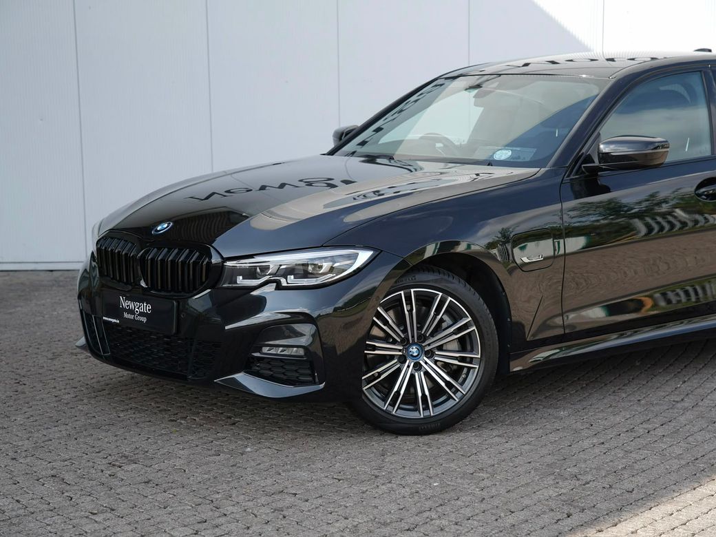2022 BMW 330