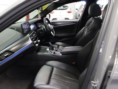 2021 BMW 530