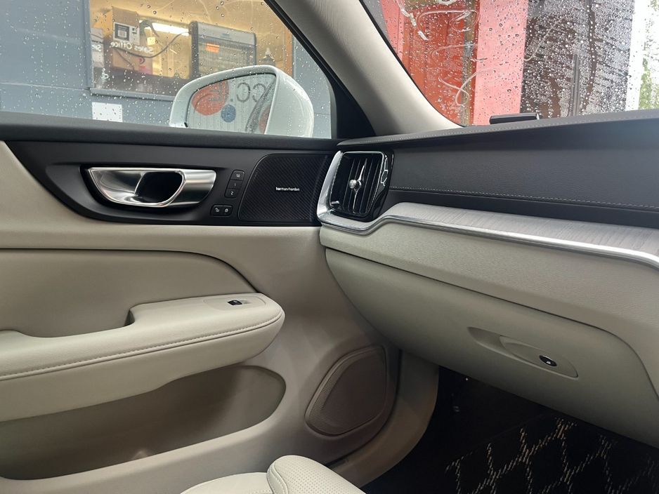 2020 Volvo V60