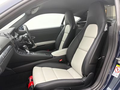 2022 Porsche Cayman