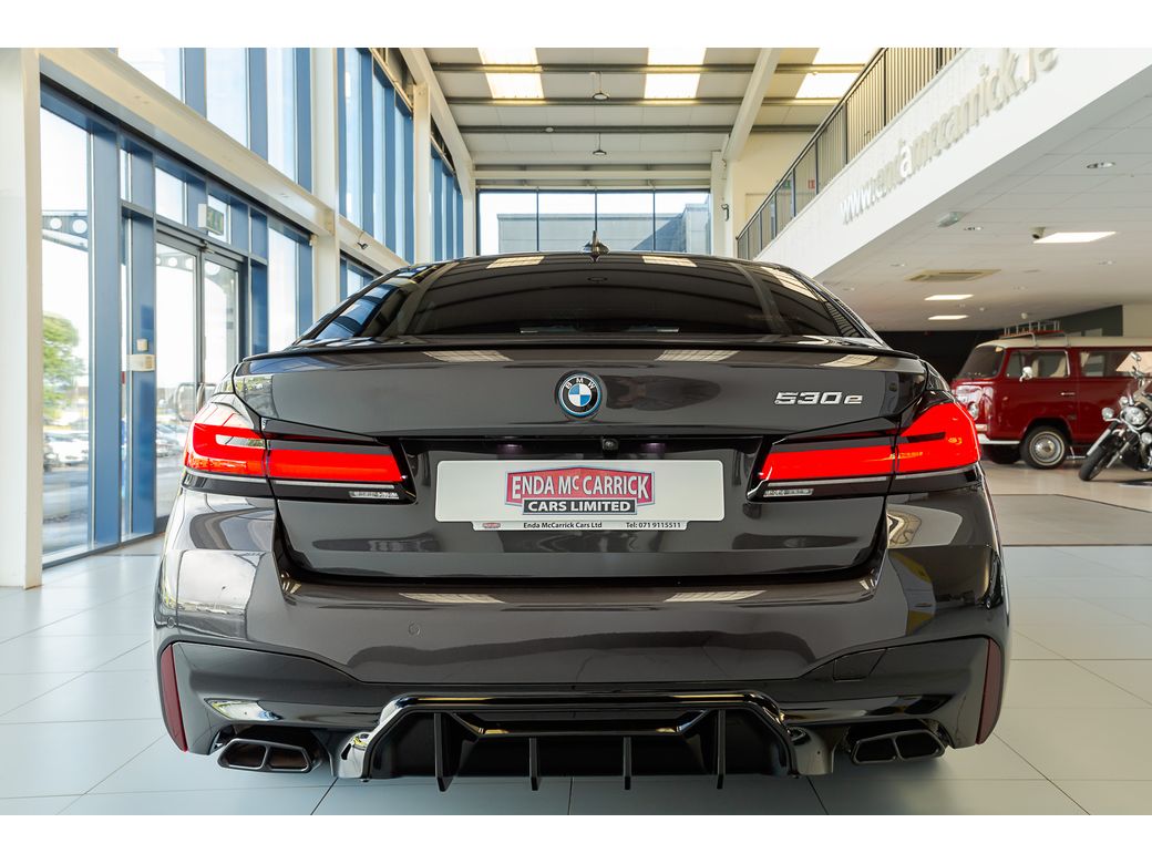 2023 BMW 530