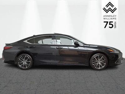 2023 Lexus ES 300h