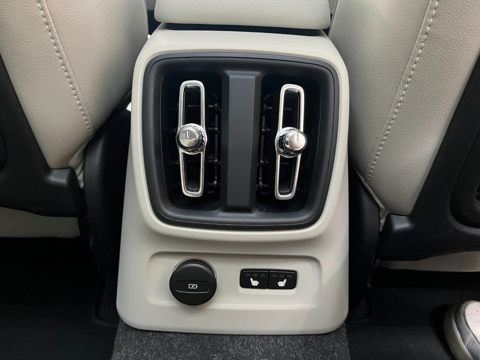 2021 Volvo XC40