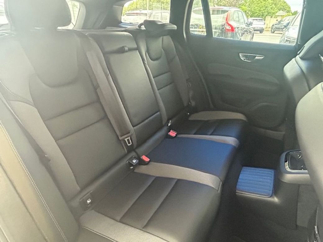 2025 Volvo V60