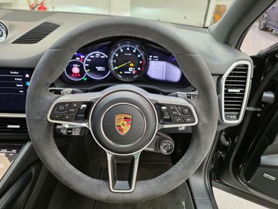 2023 Porsche Cayenne