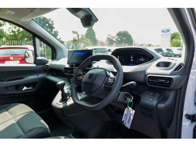 2025 Peugeot Partner