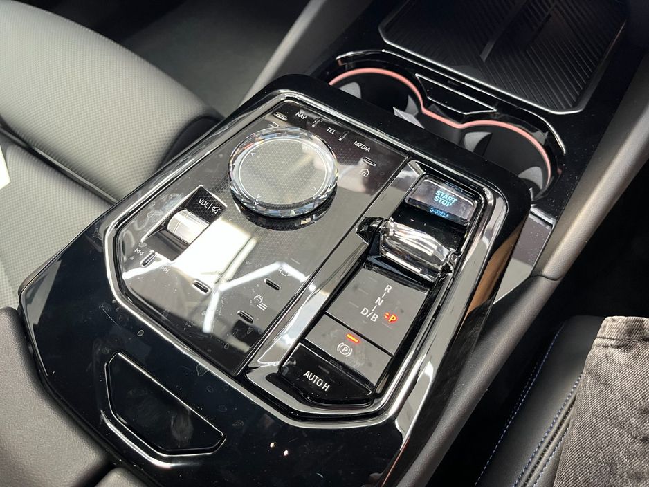 2024 BMW i5
