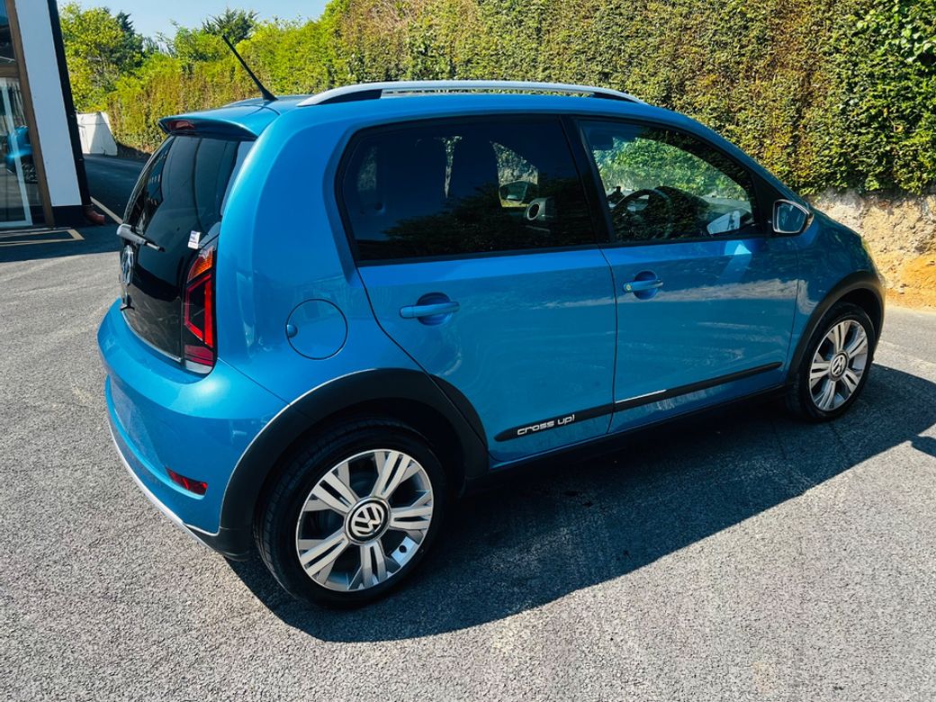 2017 Volkswagen up!