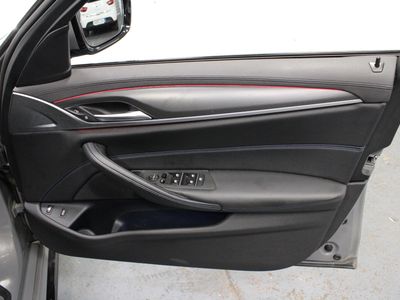 2021 BMW 530