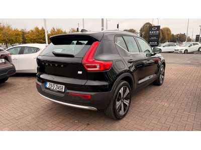 2023 Volvo XC40
