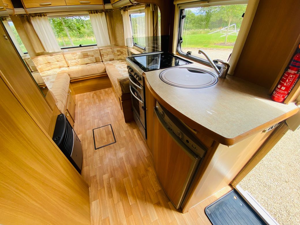 2006 SWIFT  SUNDANCE 590PR 