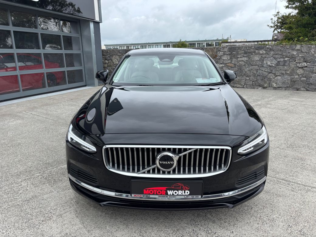2022 Volvo S90